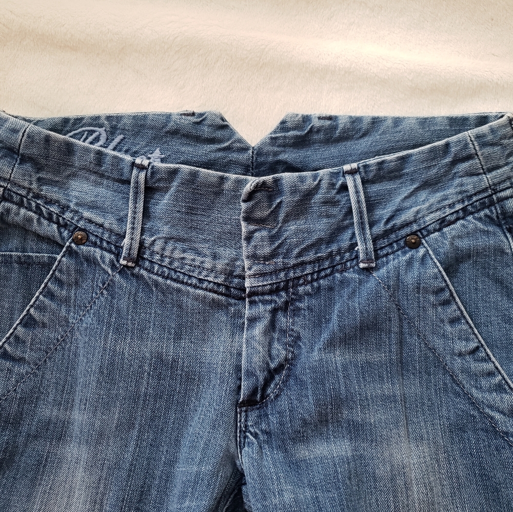 Levi's Women's Unique Waist Straight Cut Jeans